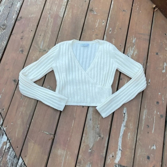 Urban Outfitters Cross Over Ribbed Cropped Sweater - Picture 9 of 14